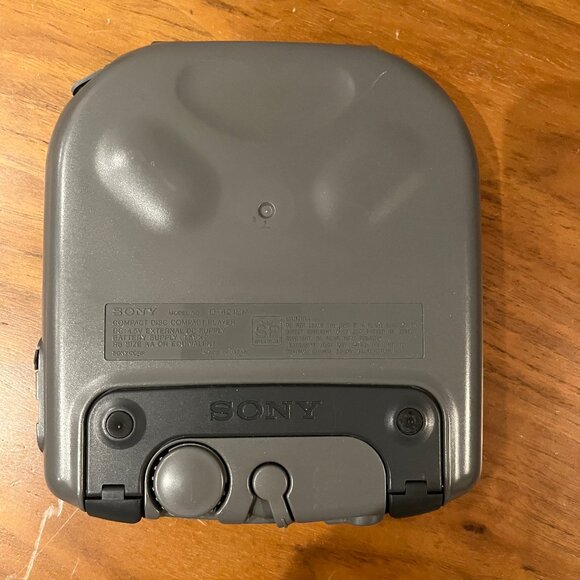 Sony Discman ESP CD Player SPORTS Yellow D-421SP - Picture 2 of 5